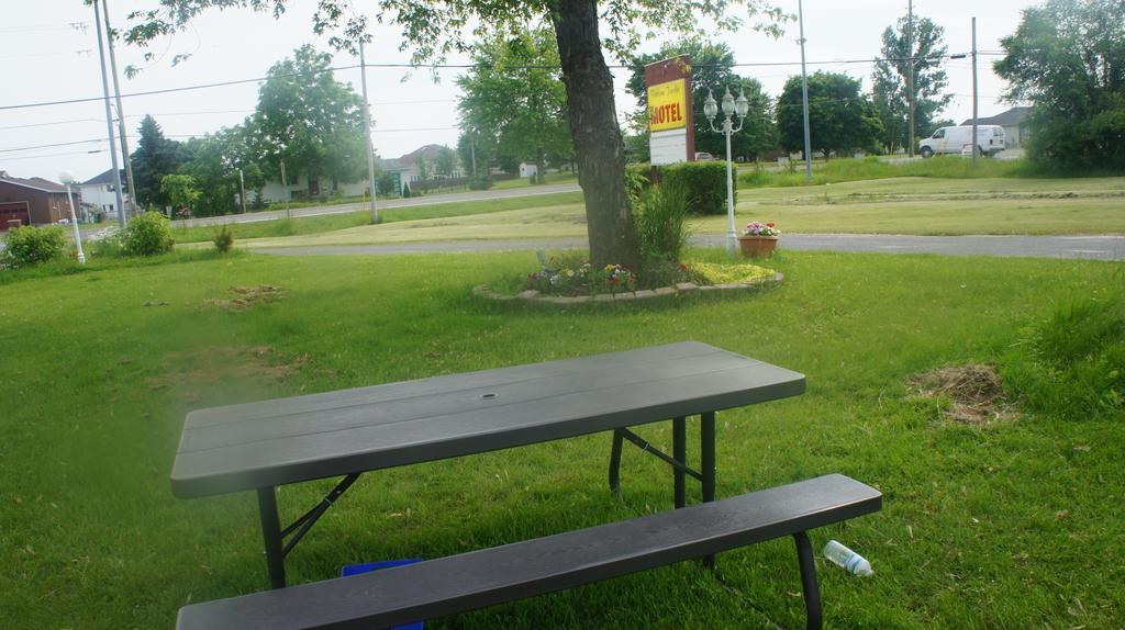 Welcome Traveller Motel Kingston Exterior photo