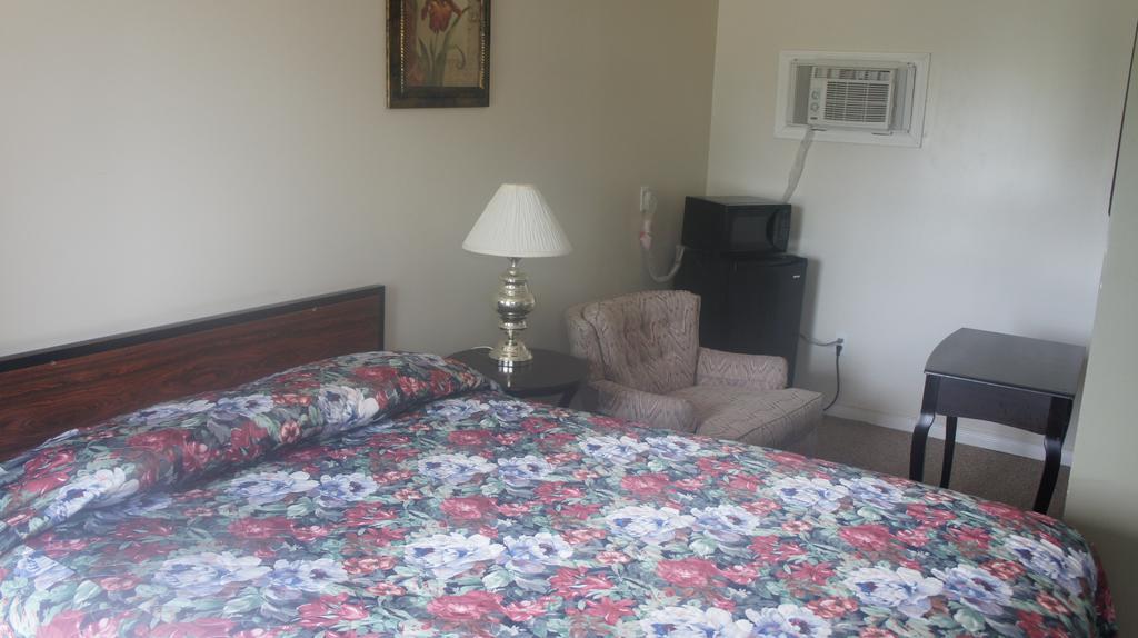 Welcome Traveller Motel Kingston Room photo